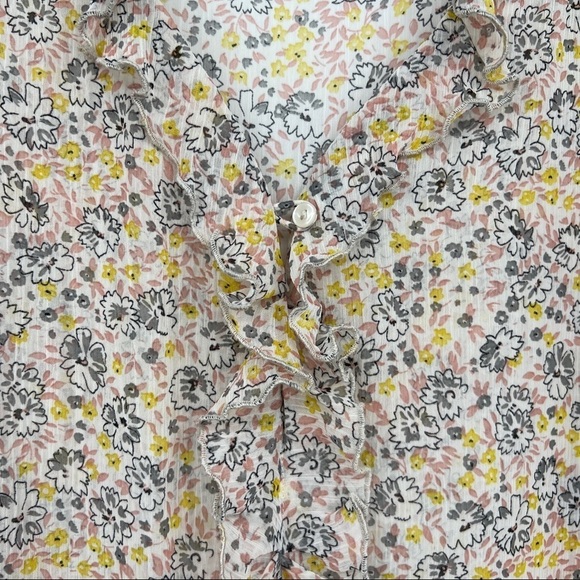 Old Navy Floral Sheer Lightweight Quarter Sleeves Ruffle Button V-Neckline Top - Picture 6 of 11